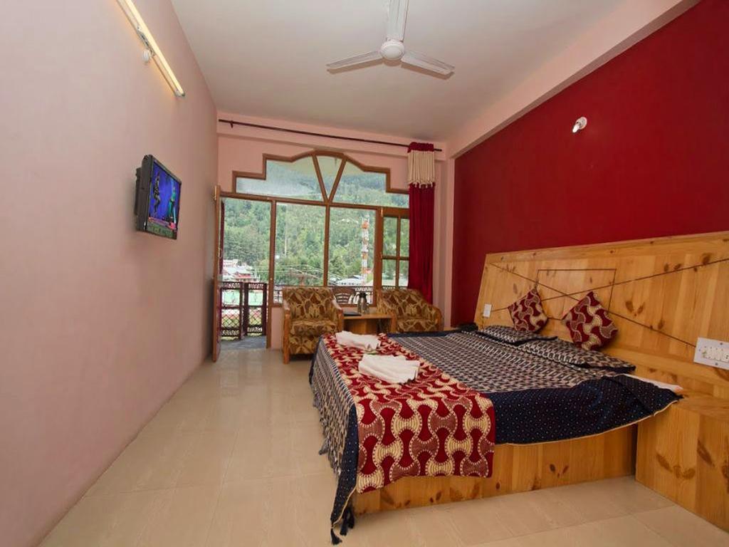 Himanshu Resorts Manāli Rum bild