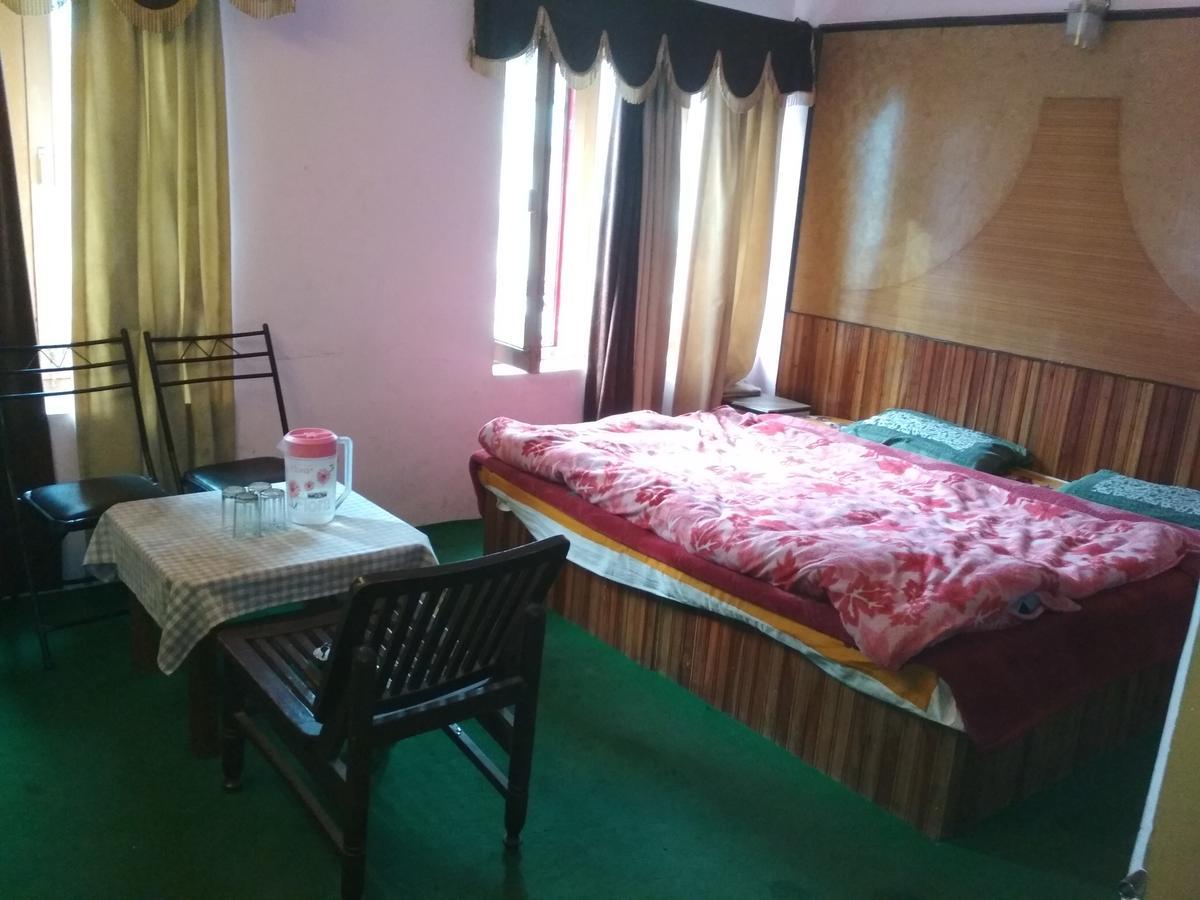 Himanshu Resorts Manāli Exteriör bild