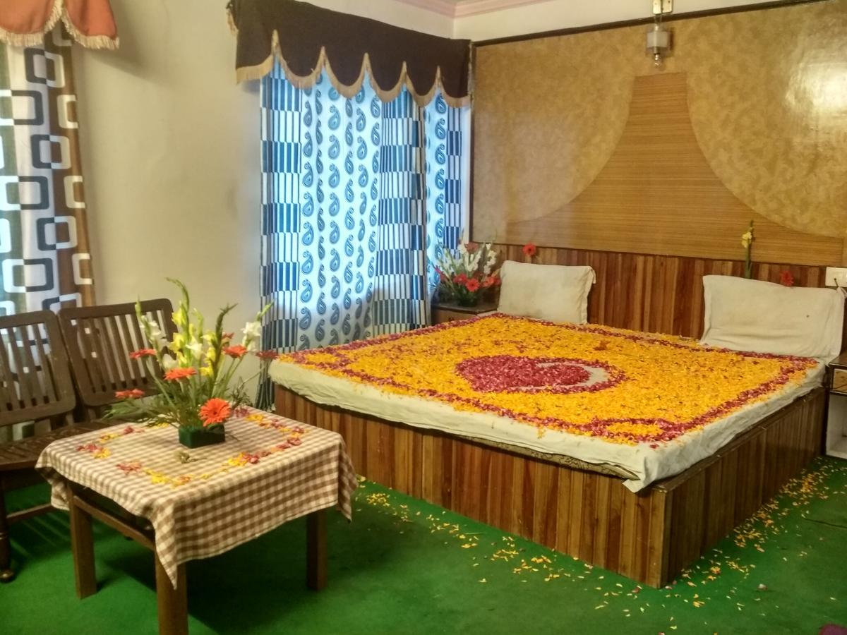 Himanshu Resorts Manāli Exteriör bild
